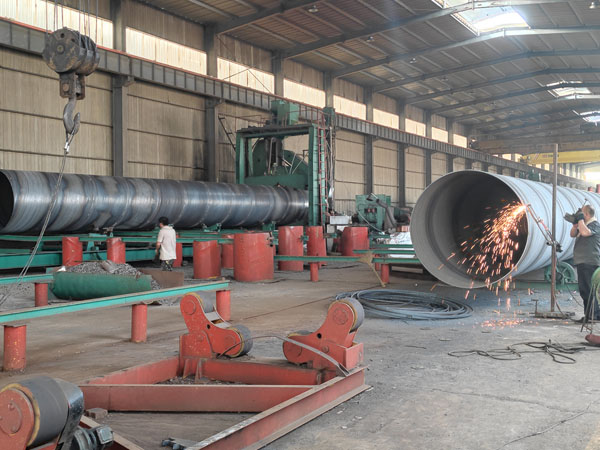 螺旋鋼管生產(chǎn)車間